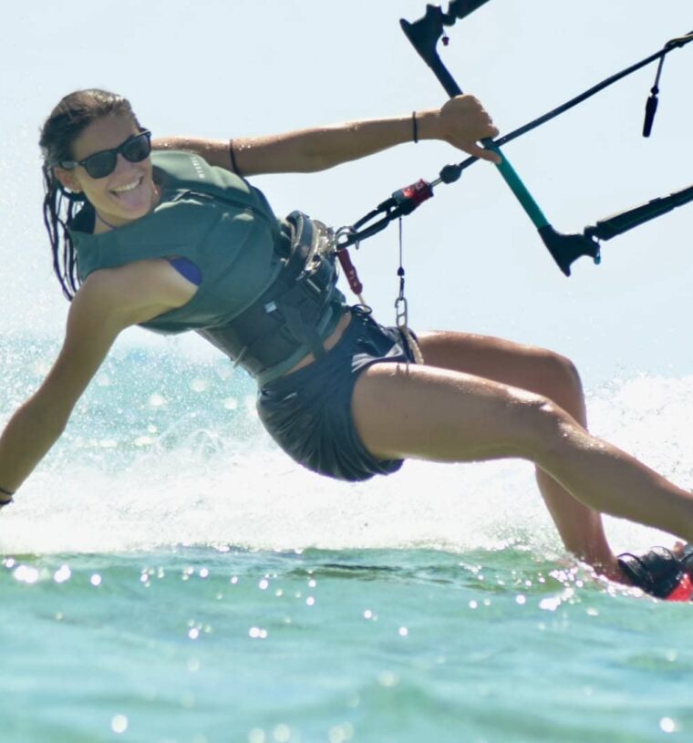 Feeling-the-joy-and-freedom-of-kitesurfing-like-Marti-and-Piero-≡ƒie-Delve-into-the-fun-and-playf